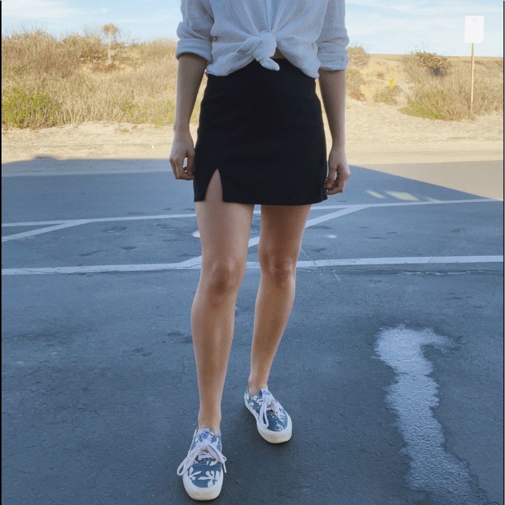 90’s Vintage Black Mini Skirt - The CLASSIC Mini